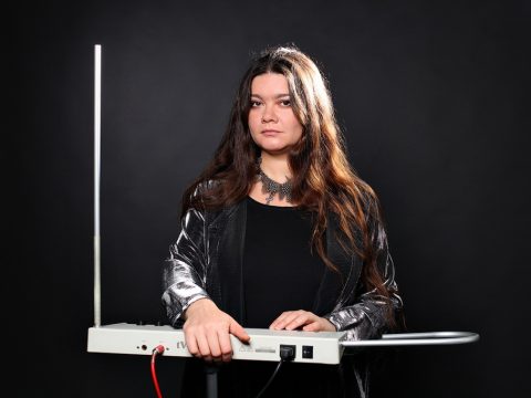 Олеся Ростовская: “Когда я выросла, я стала ребёнком, который мечтает стать космонавтом” 1 часть. Олеся Ростовская терменвокс